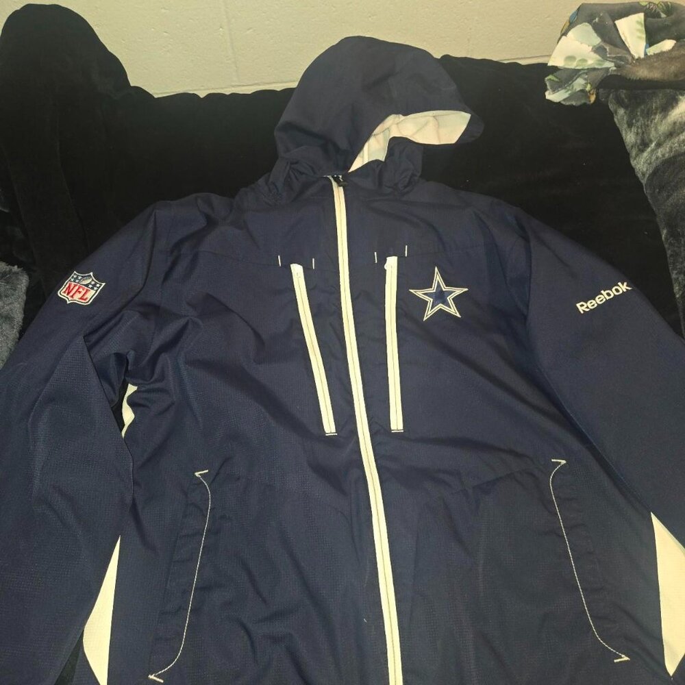 Dallas Cowboys windbreaker w/ nice back hit  #NFL...